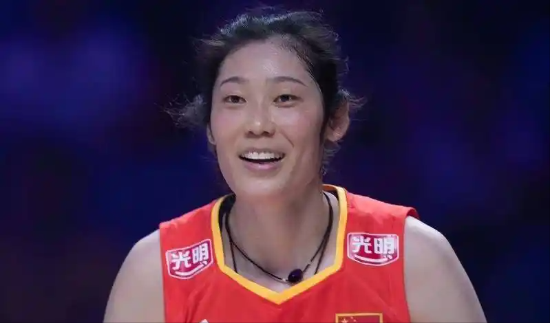 女排欧冠激战：科内利亚诺与瓦基弗银行双双告捷  第8张